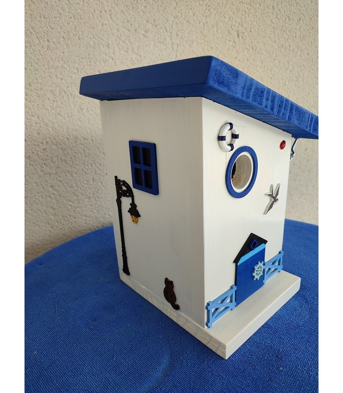 Nichoir original en bois décoré à la main pour oiseaux des jardins